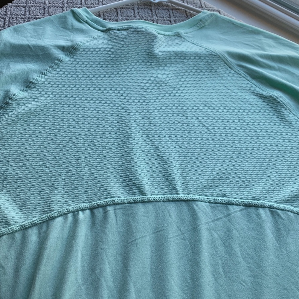 Columbia Women’s Aqua Short Sleeve Performance Shirt Size XL - Picture 8 of 15
